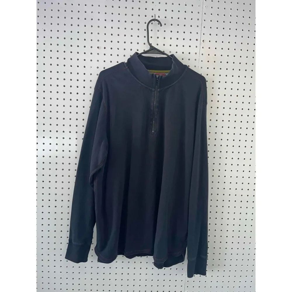 Robert Graham pullover 